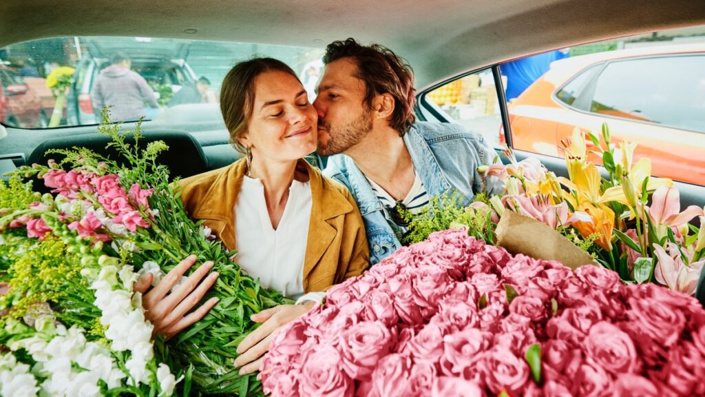 Romantic Playbook For Men: Embrace Your Inner Romantic