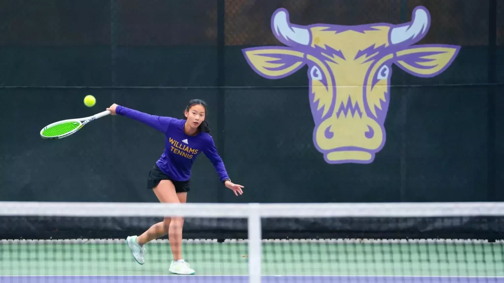 Women’s tennis edged by amherst in tight 4 3 match