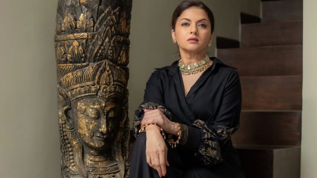 Bhagyashree's top 4 oblique exercises for women over 40: unlock