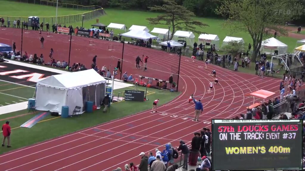 Exciting showdown: women's 400m hurdles final at high school championships