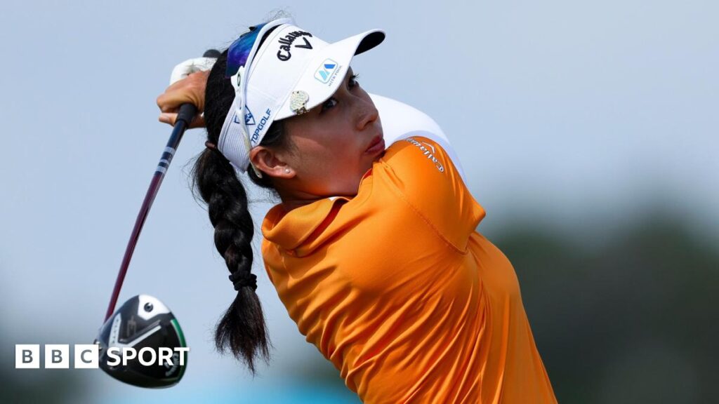 Jeeno thitikul takes early lead at women's pga championship