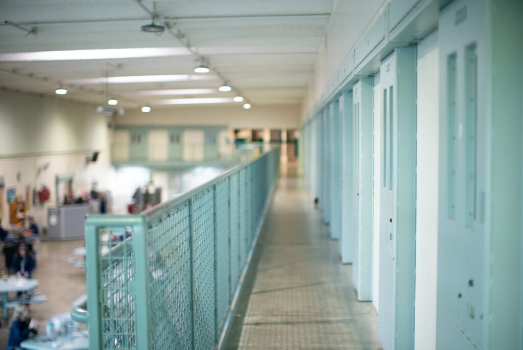 Watchdog group challenges kotek's commitment to oregon's women prisoners and