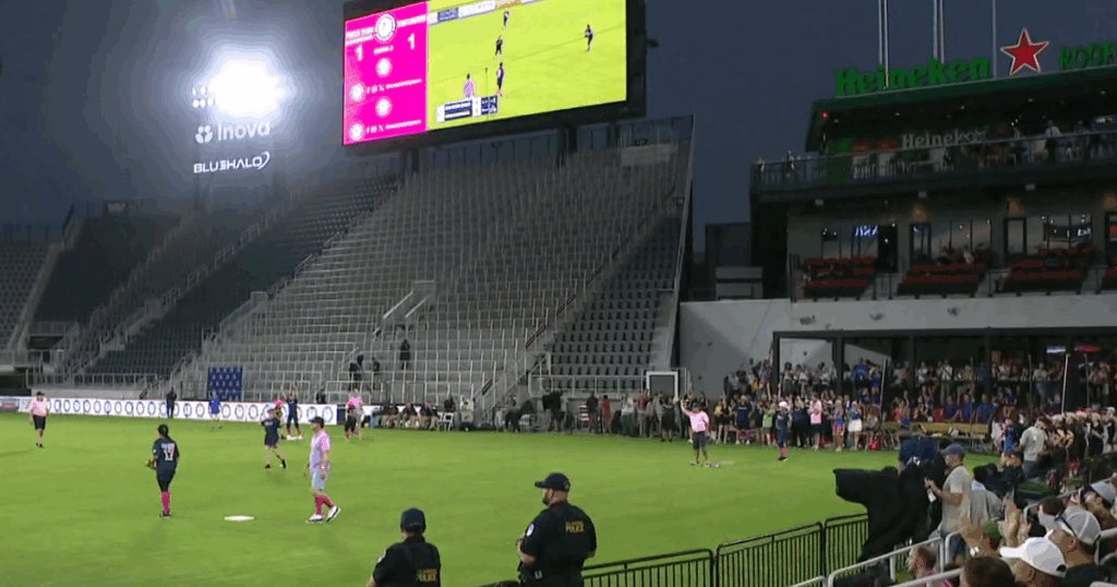 A night of unity: congressional women’s softball game for a