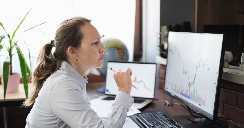 Barriers to women's success in gulf trading