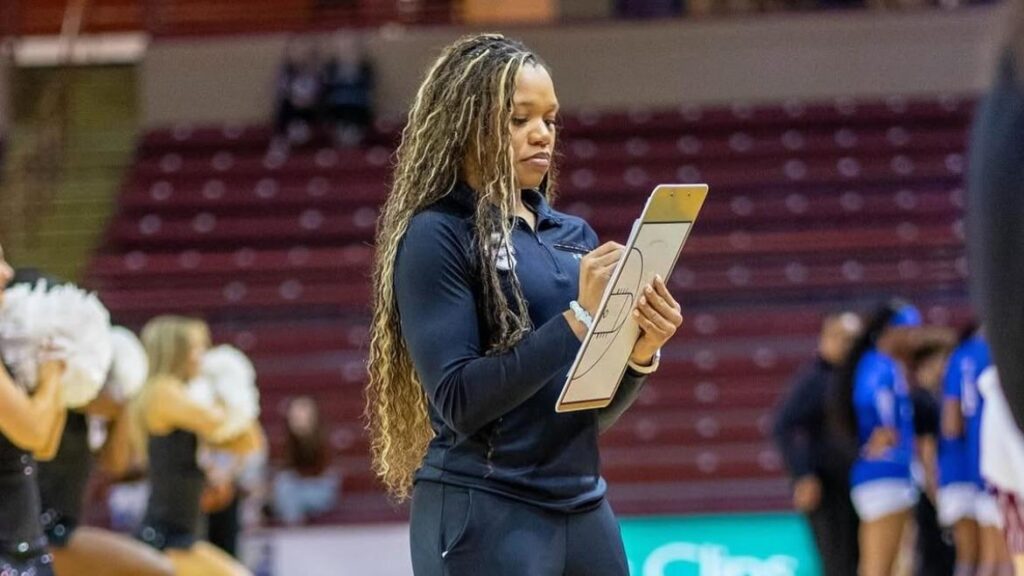 Barrs joins women’s basketball team as recruiting director