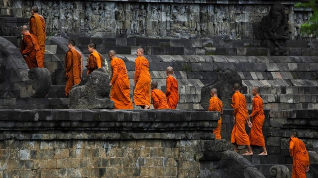 Buddhist monks duped: woman charged with seduction and blackmail for