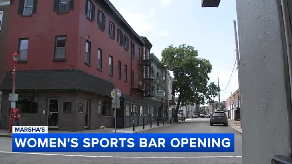 Philadelphia's premier queer women's sports bar: find out where to