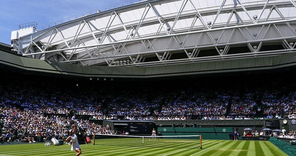 Wimbledon 2025 semifinals live: sabalenka battles anisimova, swiatek faces bencic