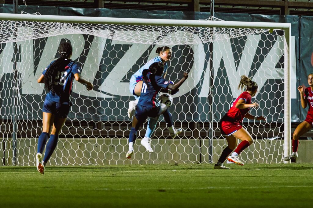 Arizona women's soccer dominates season opener with 5 goal victory over