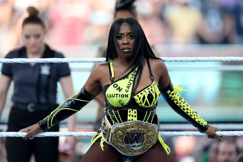 Naomi steps back to embrace motherhood and vacates wwe women's