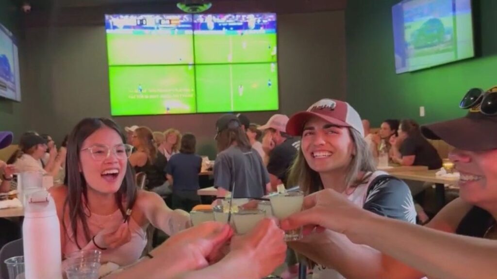 Silver lake welcomes la's first women's sports bar