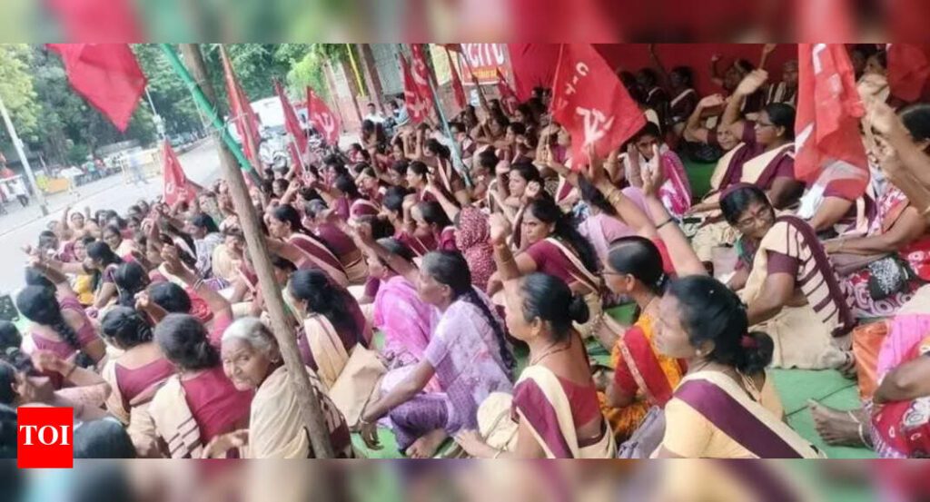 Women health workers rally in nagpur for salary increase