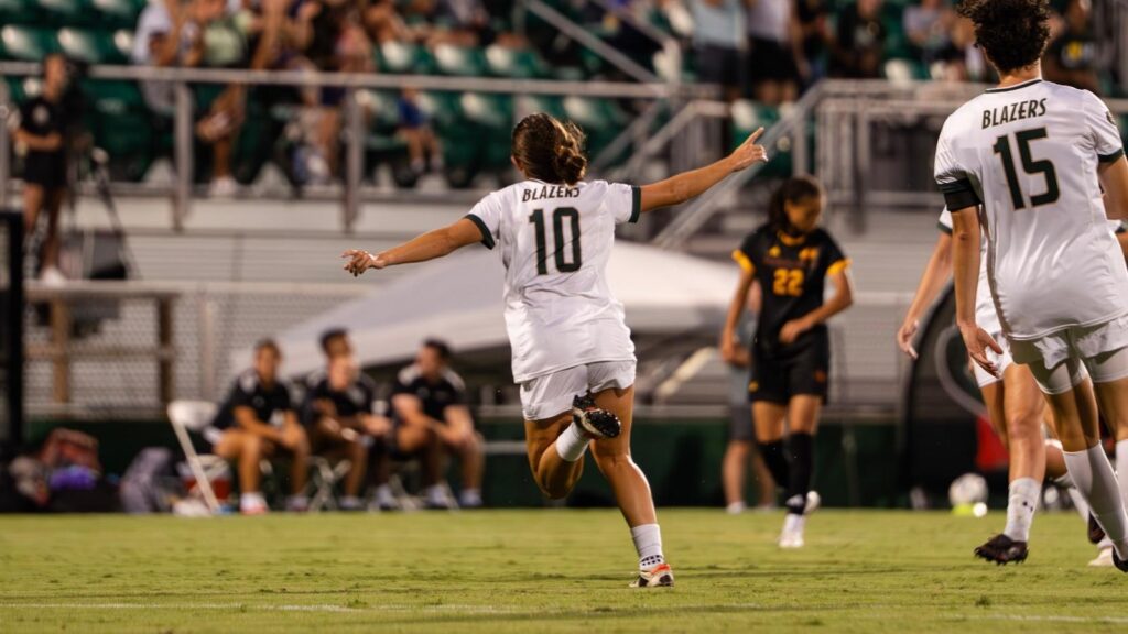 Women’s soccer dominates ulm with 5 0 victory