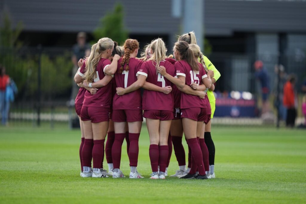 Women's soccer falls to illinois in away match