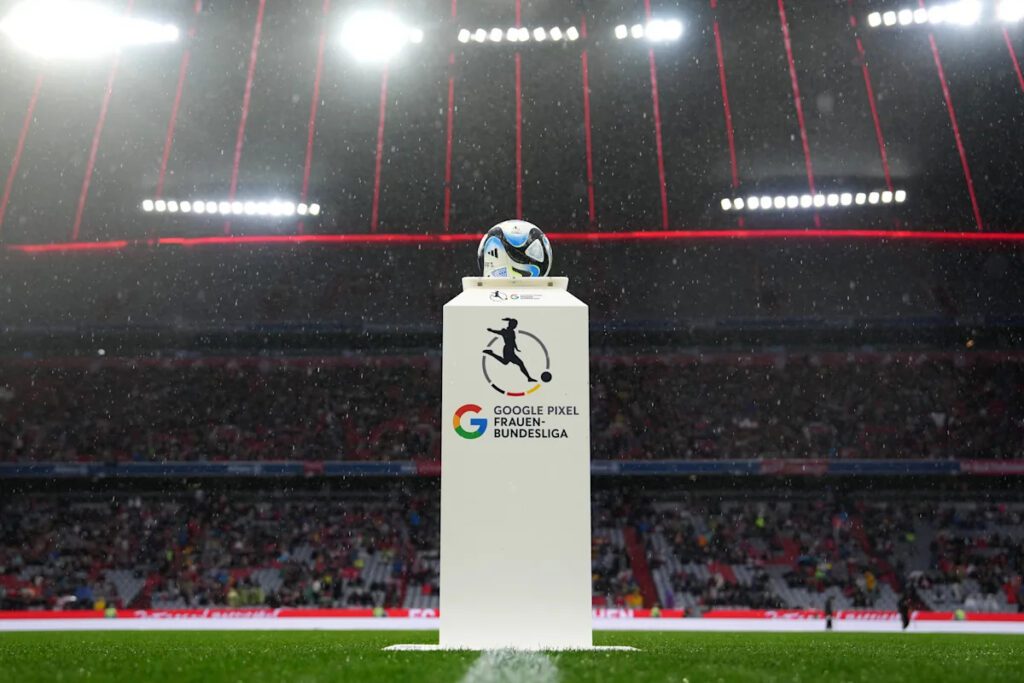 Bayern women draw record crowd for allianz arena debut