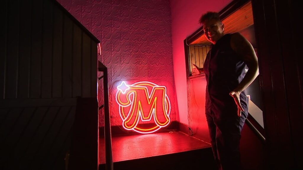 Marsha's: philadelphia's first women's sports bar