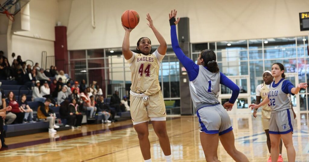 Nau women’s basketball welcomes naia all american kayla williams