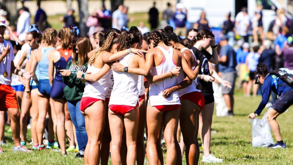 Women’s cross country climbs to 12th in regional rankings week