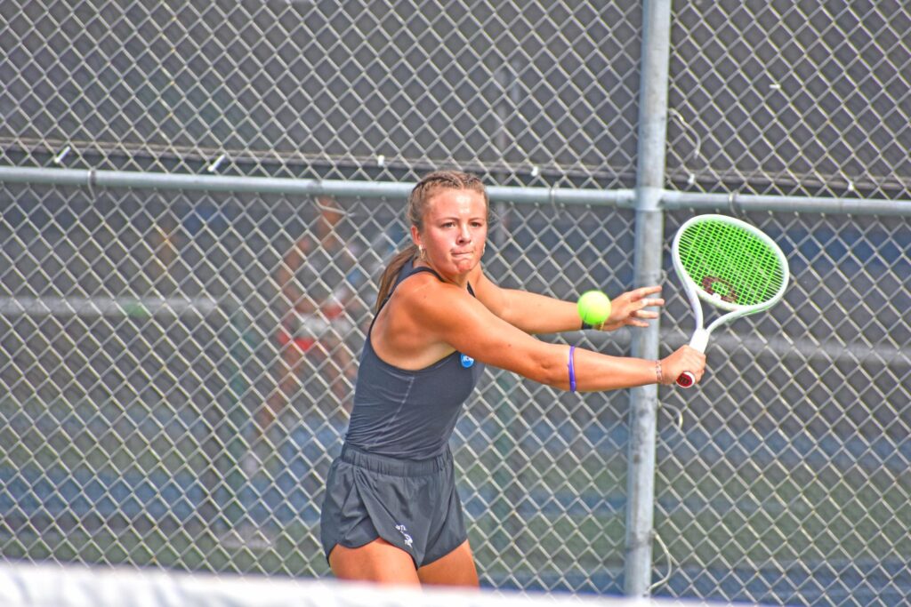 Women’s tennis shines in season opener