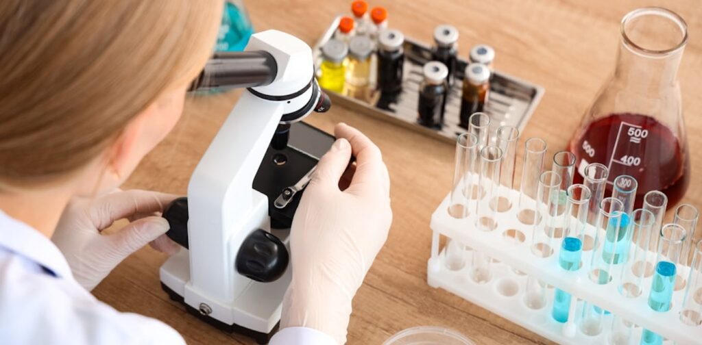 Exploring gender disparities in french science careers