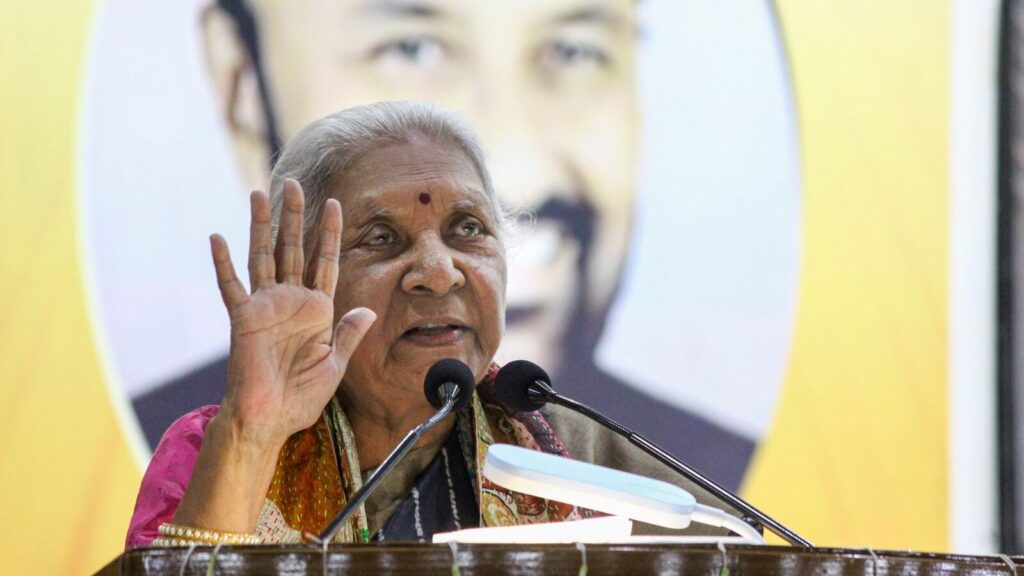 Governor anandiben patel cautions girls against live in relationships after shocking