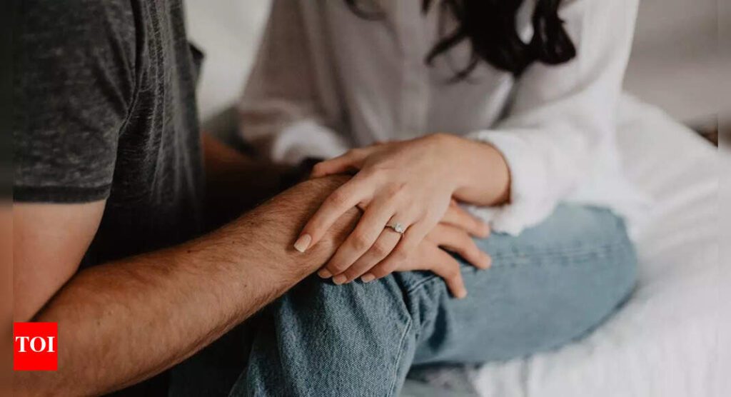 Marriage and longevity: unraveling gender differences in healthy aging