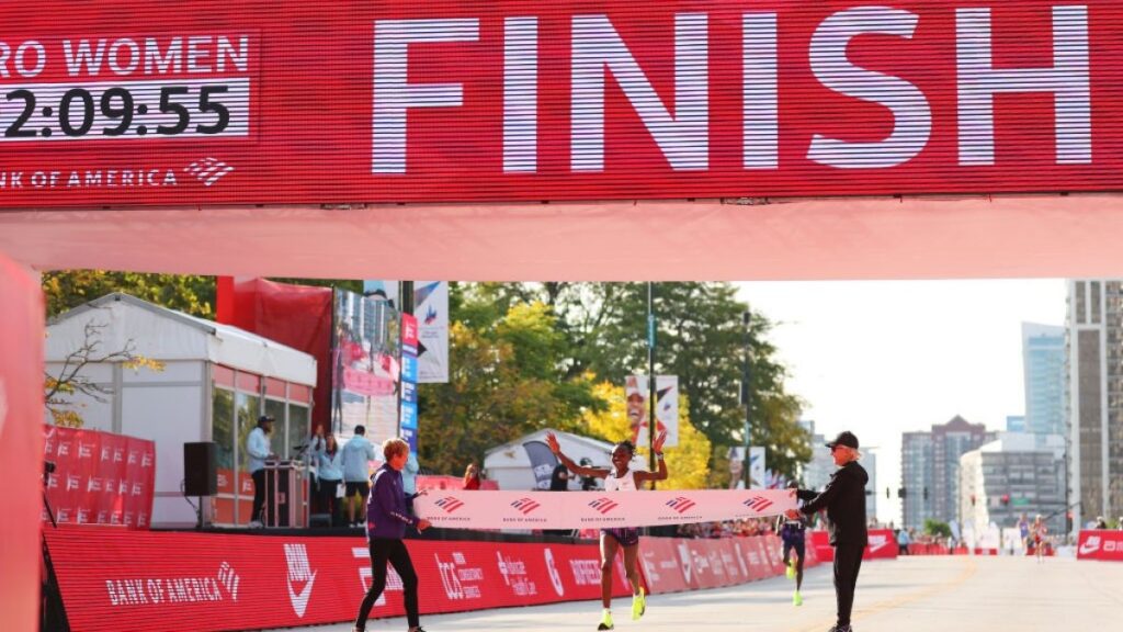 Prize money for top finishers in the chicago marathon