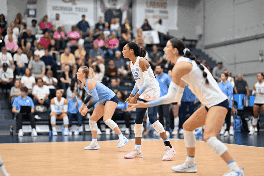 Victory for volleyball and field hockey; women's soccer defeats at