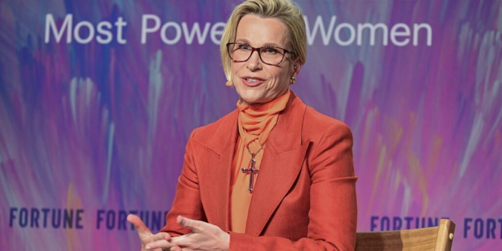 Women leading fortune 500 europe: 7.6% representation boost