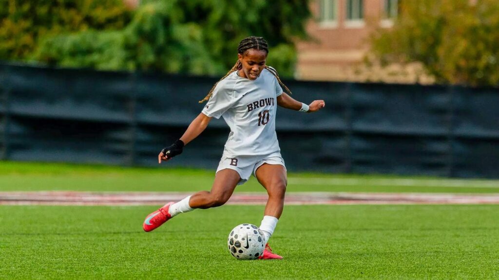 Women's soccer climbs to second in ivy league after victory