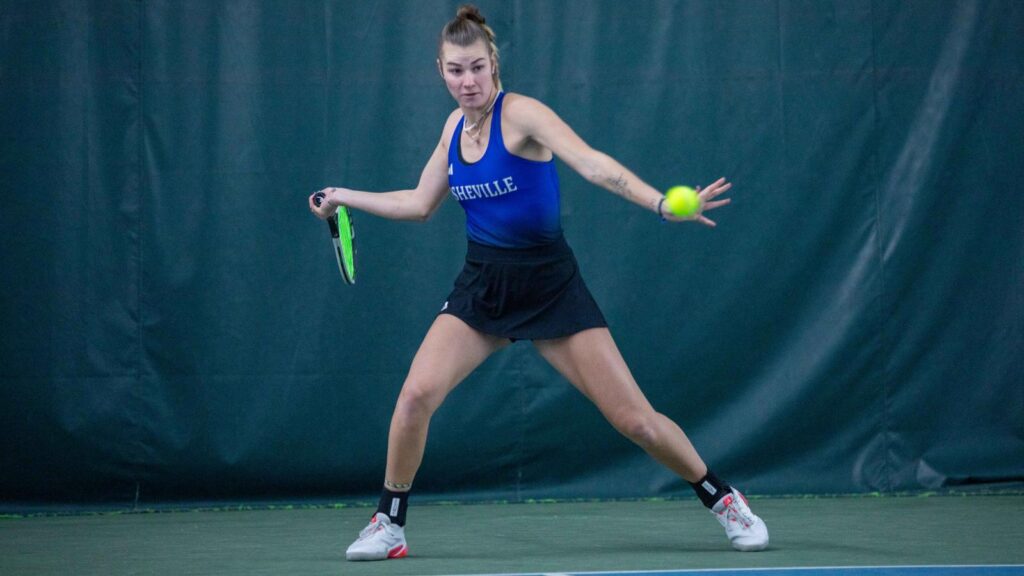 Women's tennis shines at ita carolina regionals