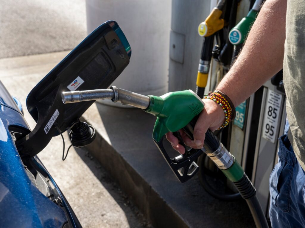 G7 to release 100 million barrels of oil and diesel,